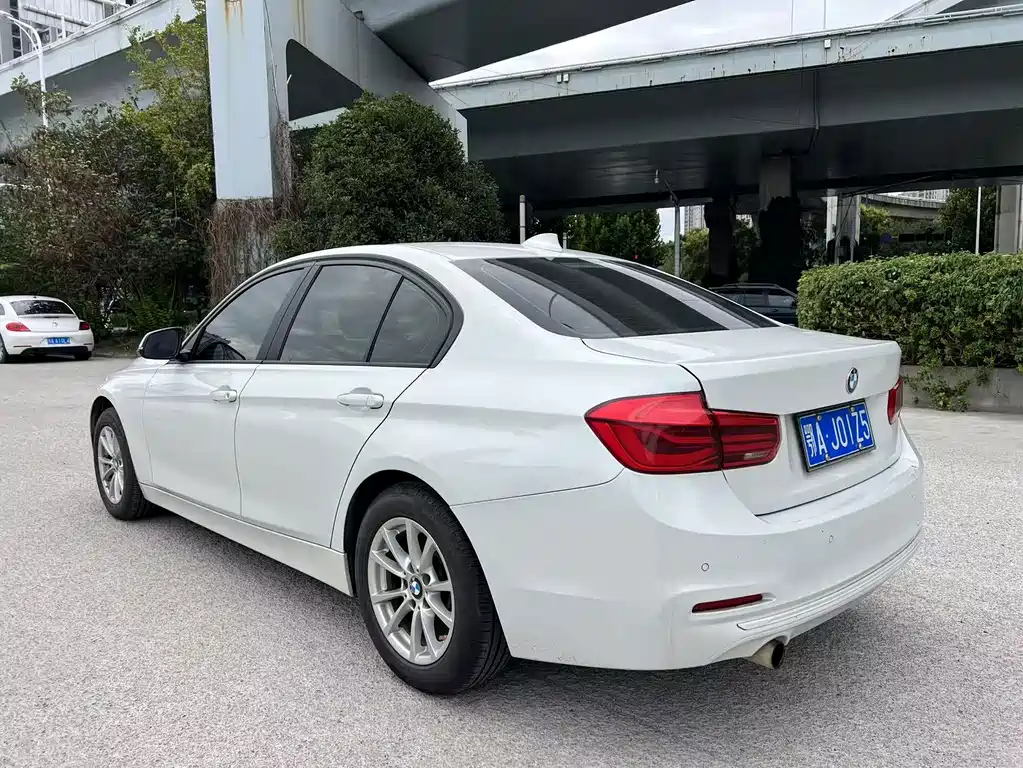 BMW 3 Series — миниатюра 7