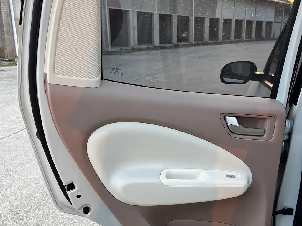 Wuling MINIEV — миниатюра 15