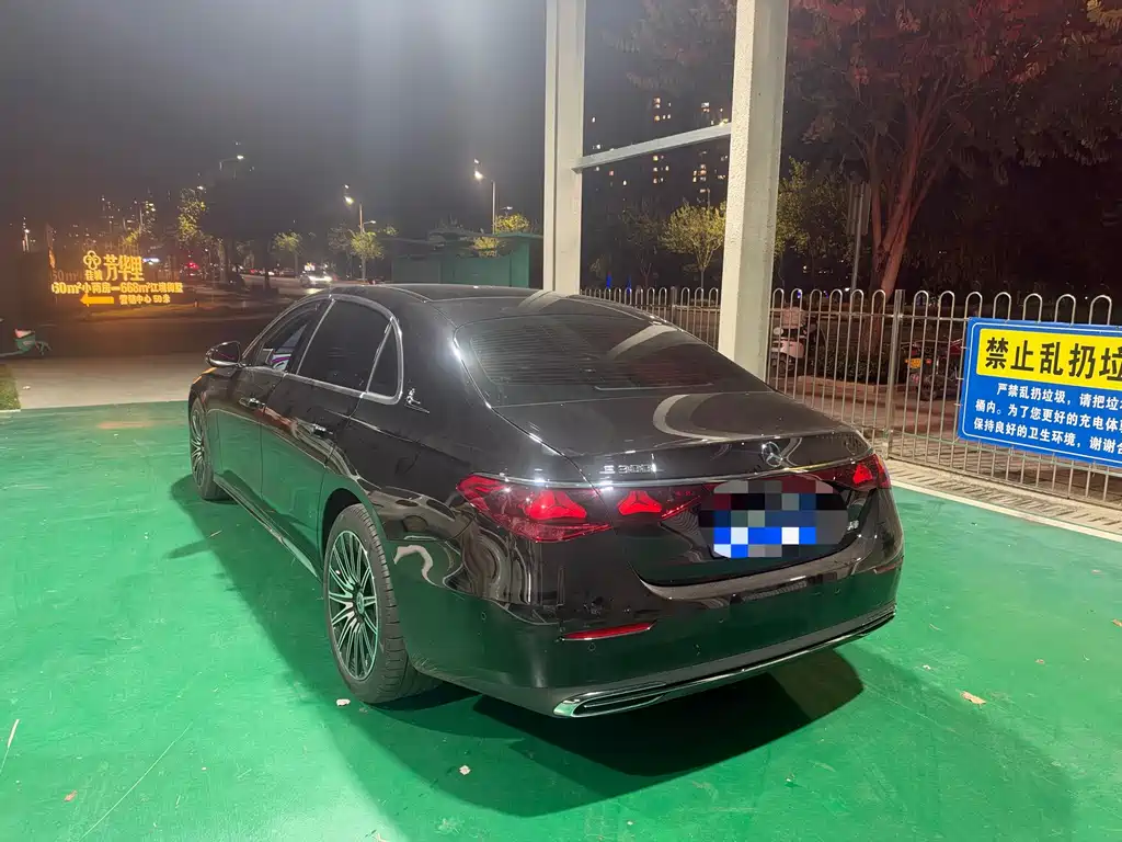Mercedes-Benz E-Class — миниатюра 2