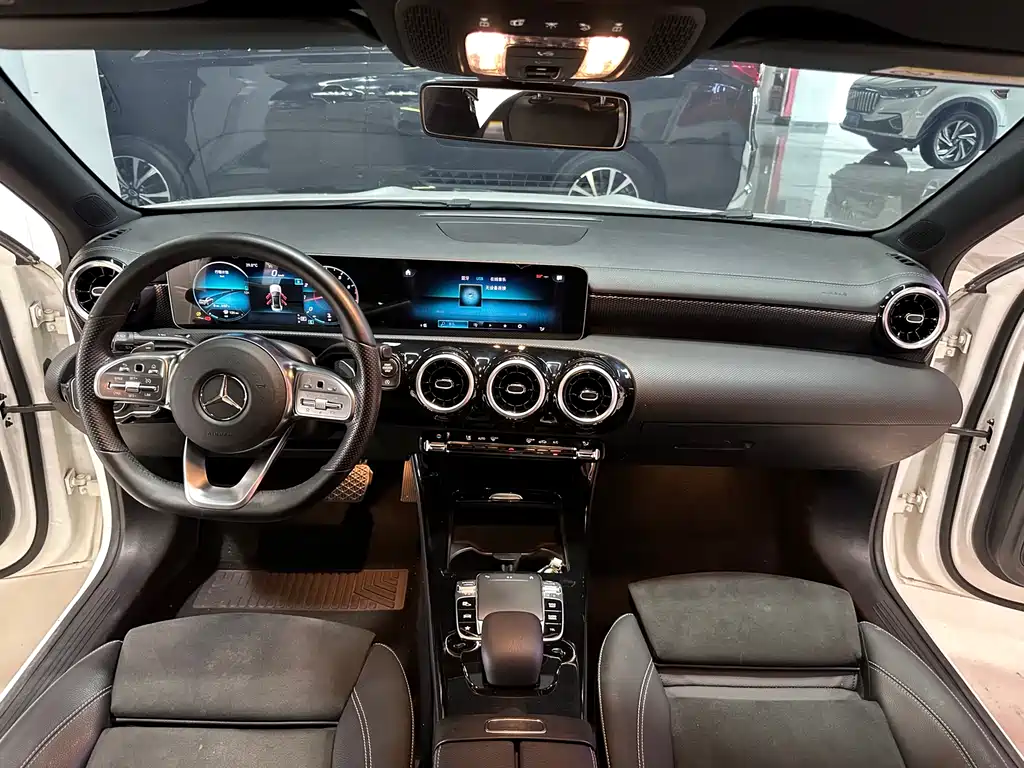 Mercedes-Benz A-Class — миниатюра 7