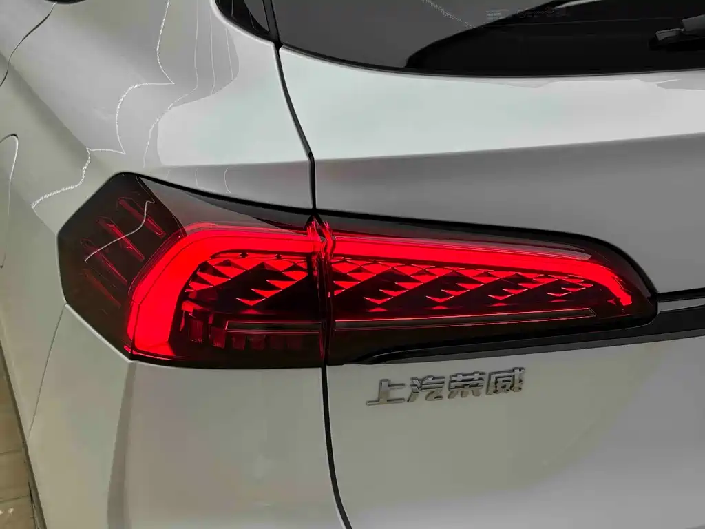 Roewe RX5 MAX — миниатюра 16