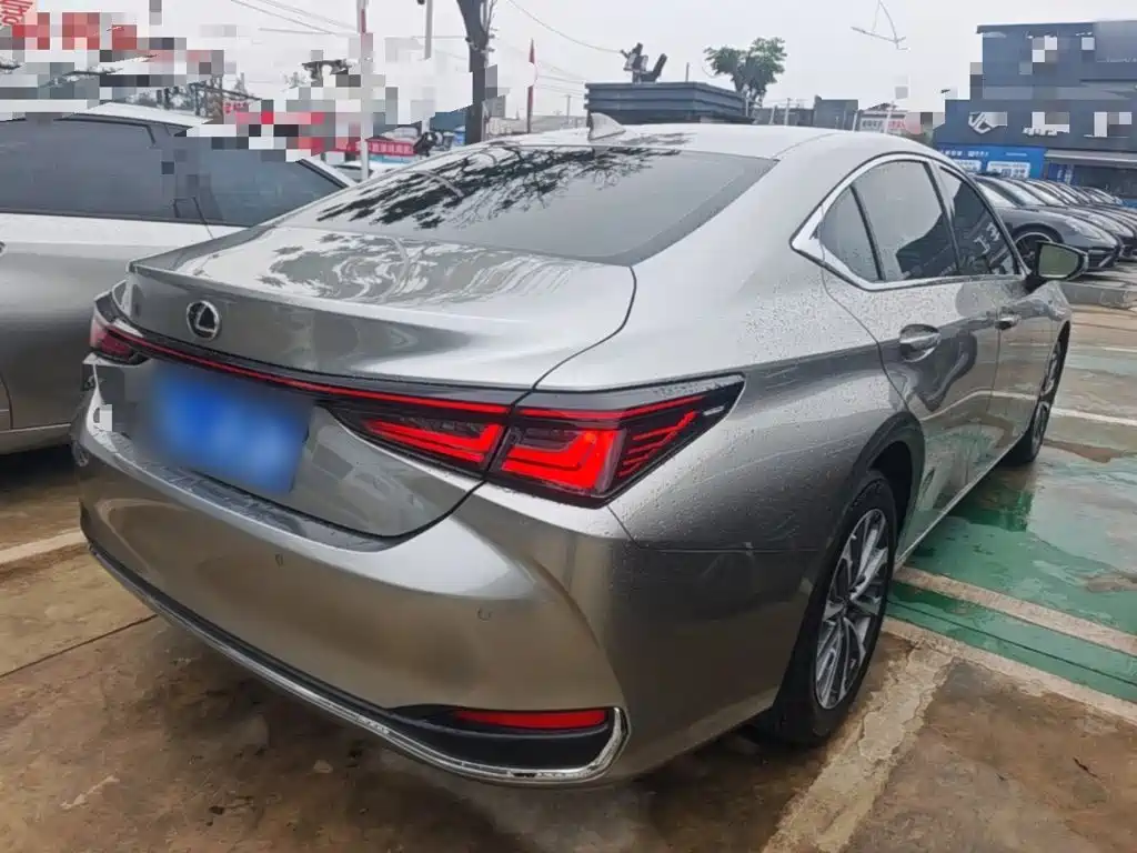 Lexus ES — миниатюра 7