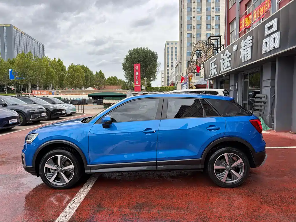 Audi Q2L e-tron — миниатюра 3