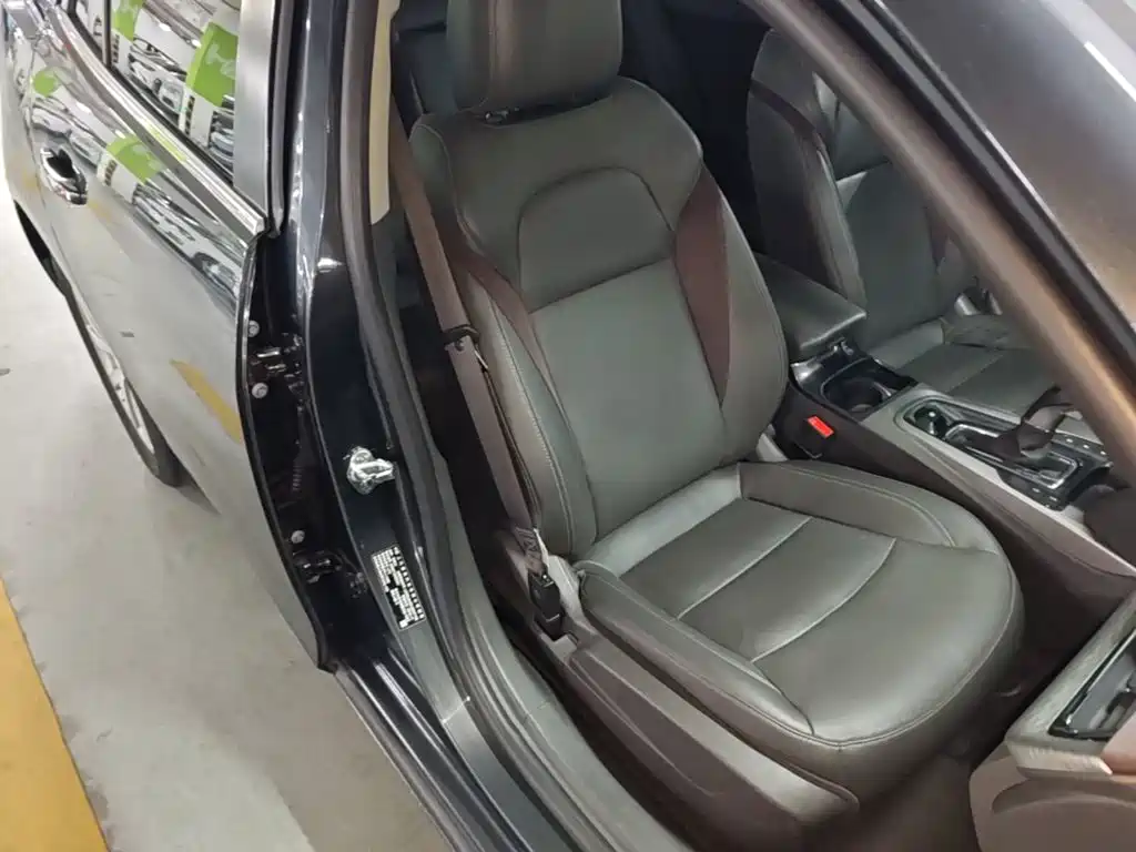 Chevrolet Malibu — миниатюра 25