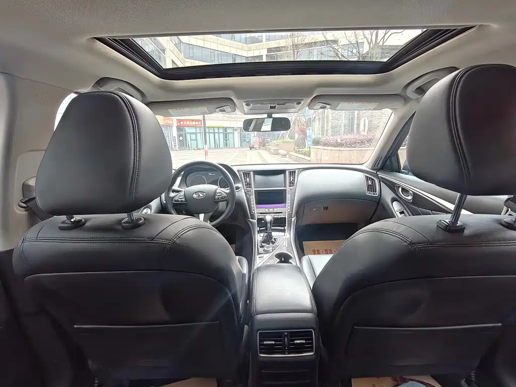 INFINITI Q50L