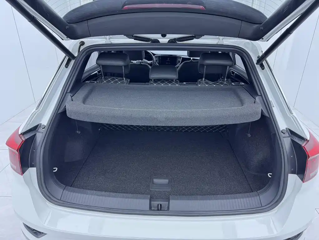 Volkswagen T-Roc — миниатюра 15