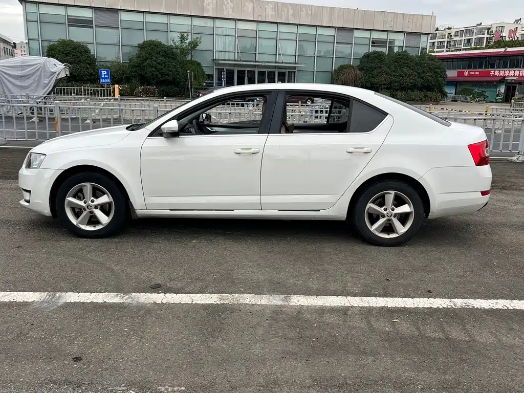 Skoda Octavia — миниатюра 14