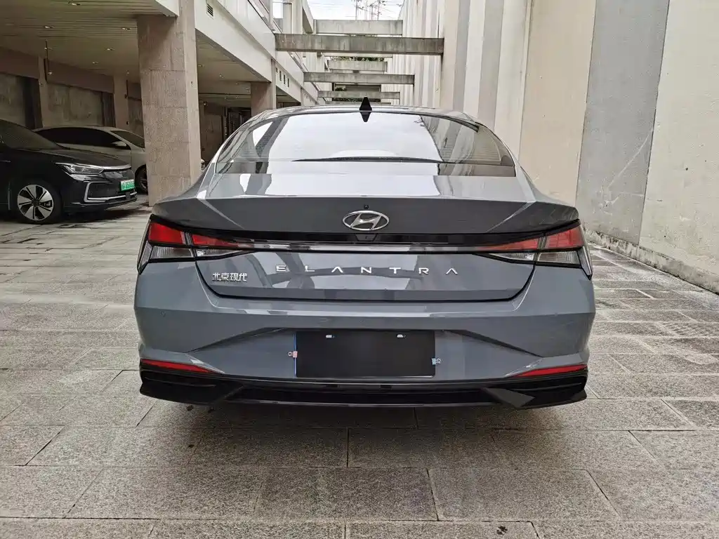 Hyundai Elantra — миниатюра 3