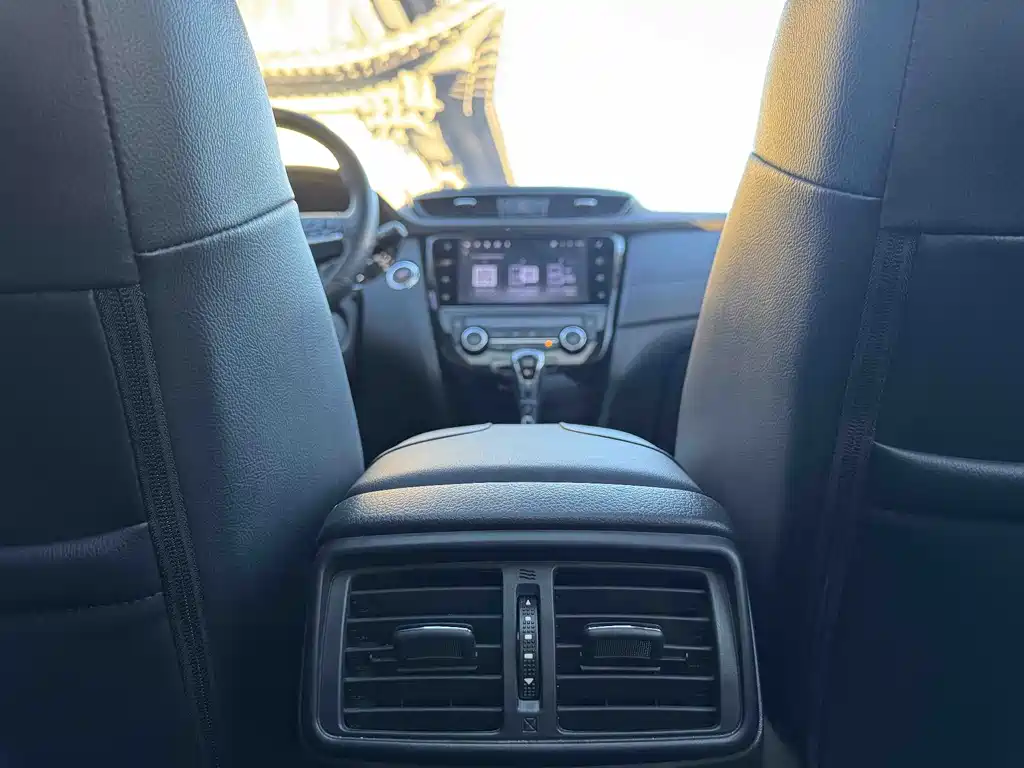 Nissan X-Trail — миниатюра 18