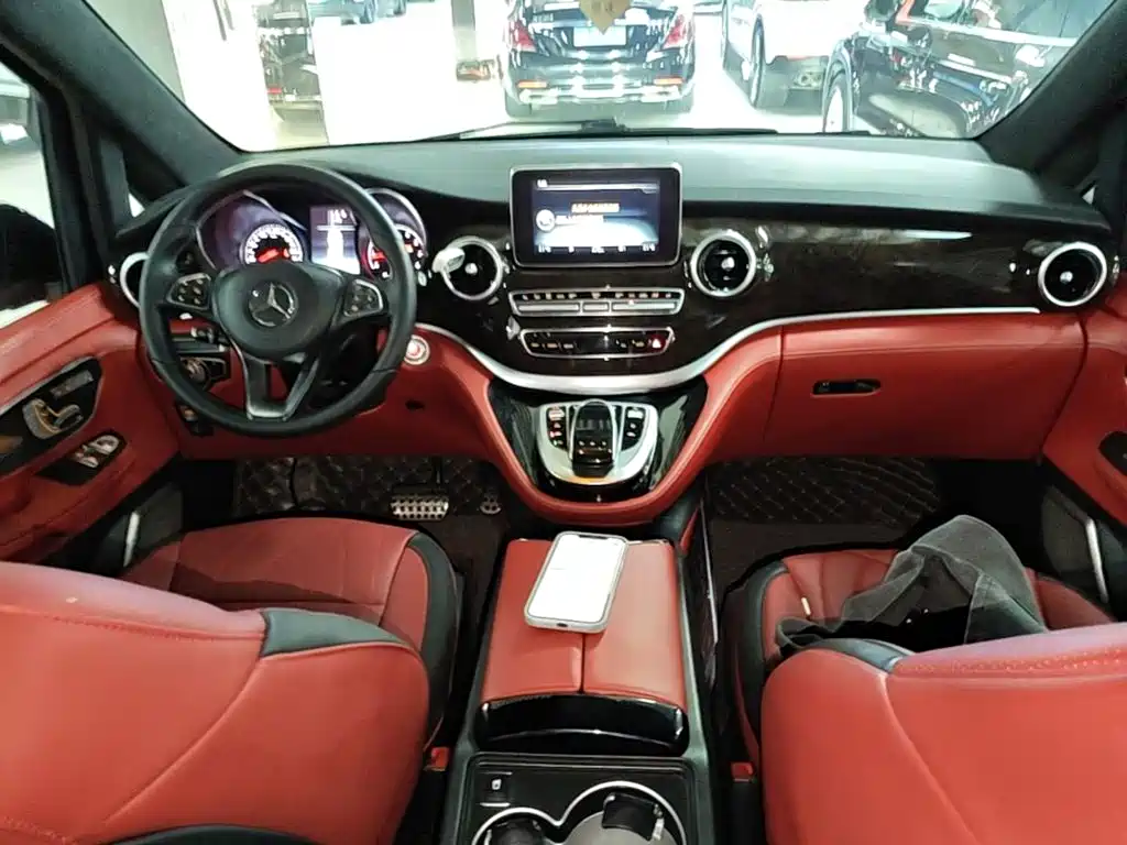 Mercedes-Benz V-Class — миниатюра 10