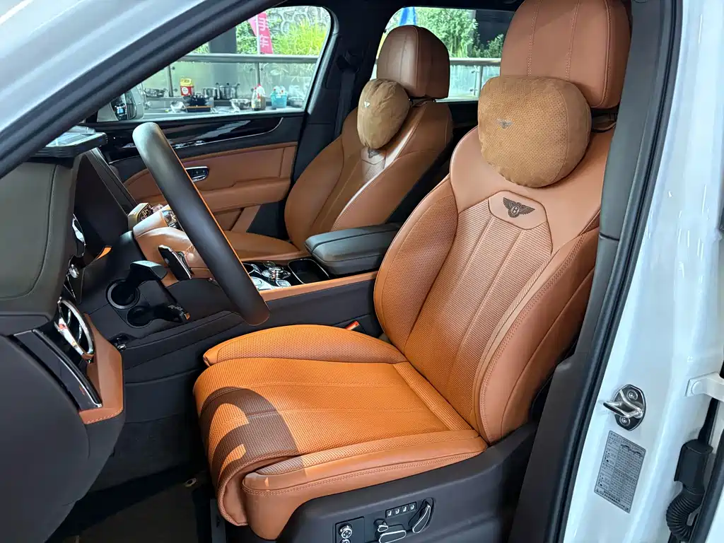 Bentley Bentayga — миниатюра 7