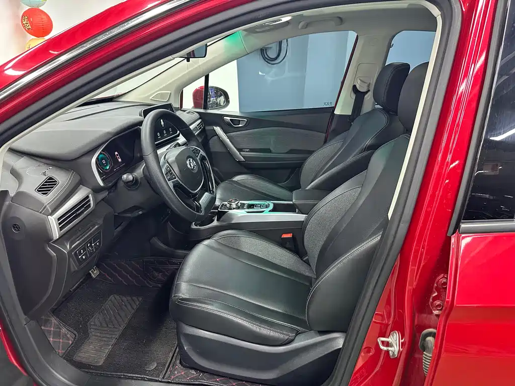BAIC EX3 — миниатюра 8