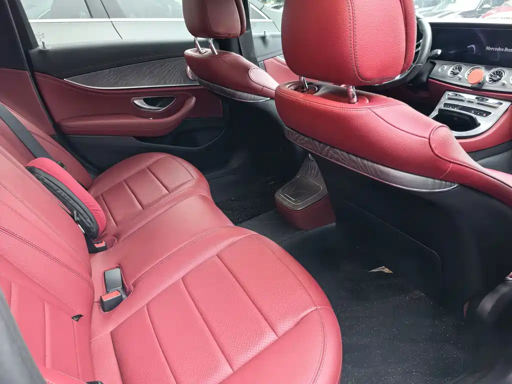 Mercedes-Benz E-Class — миниатюра 12