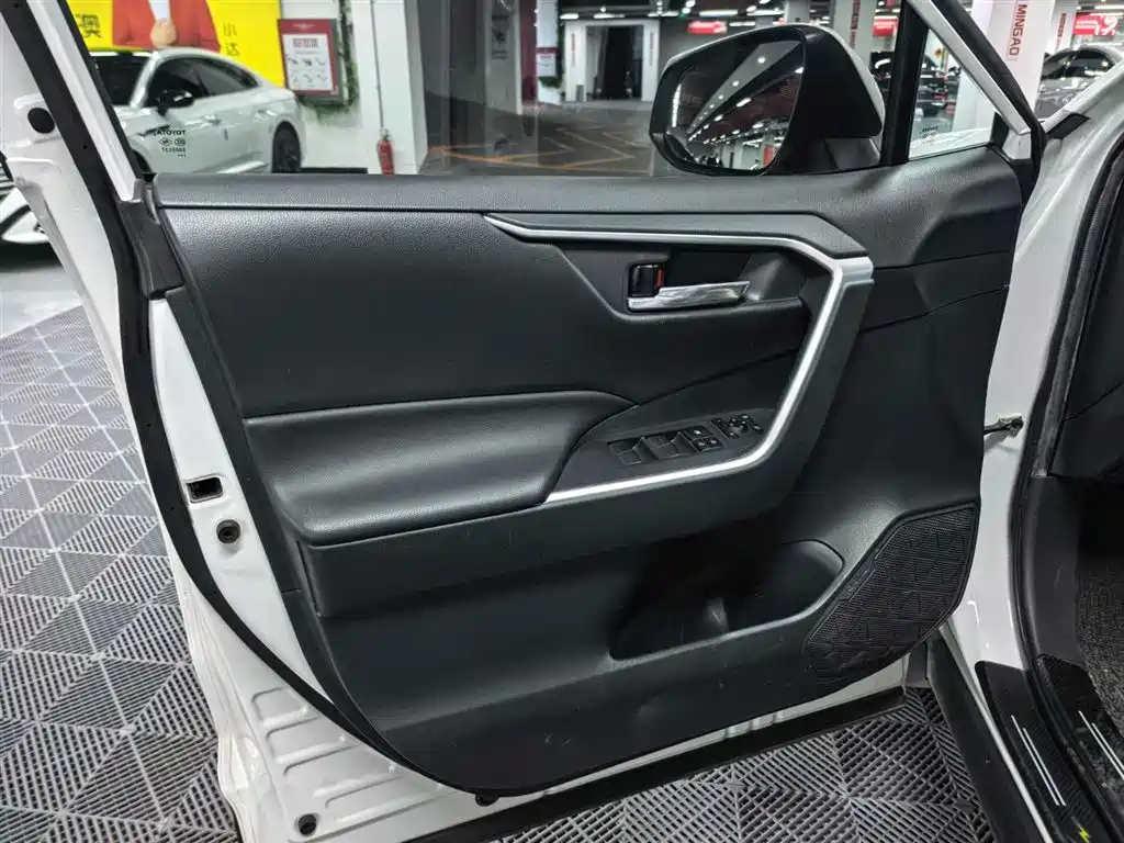 TOYOTA RAV4 RONGFANG