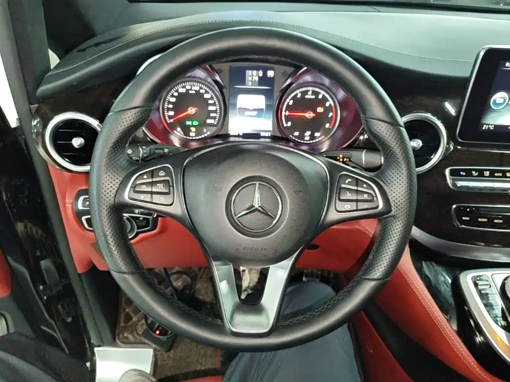 Mercedes-Benz V-Class — миниатюра 11