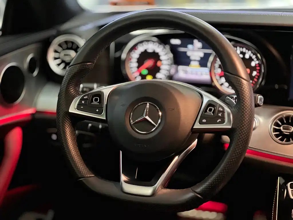 MERCEDES-BENZ E CLASS