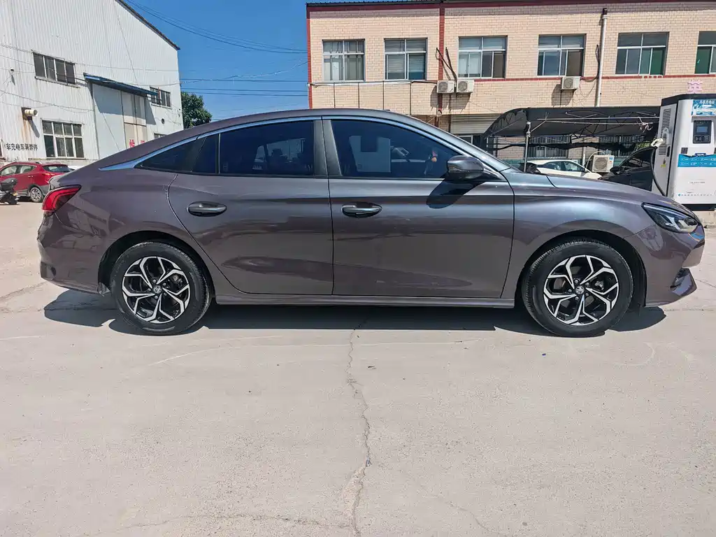 MG MG5 — миниатюра 4