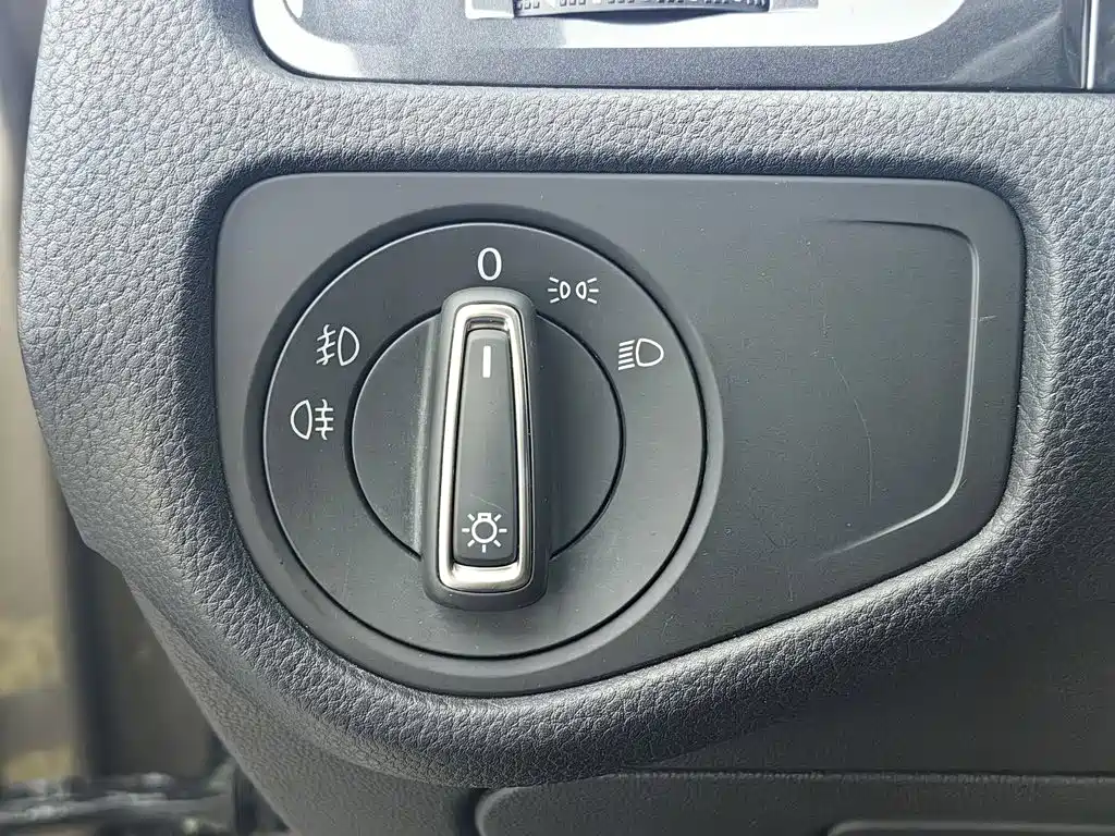 Volkswagen Golf — миниатюра 21
