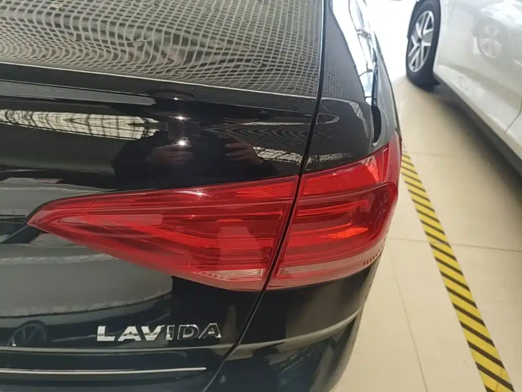 Volkswagen Lavida — миниатюра 8