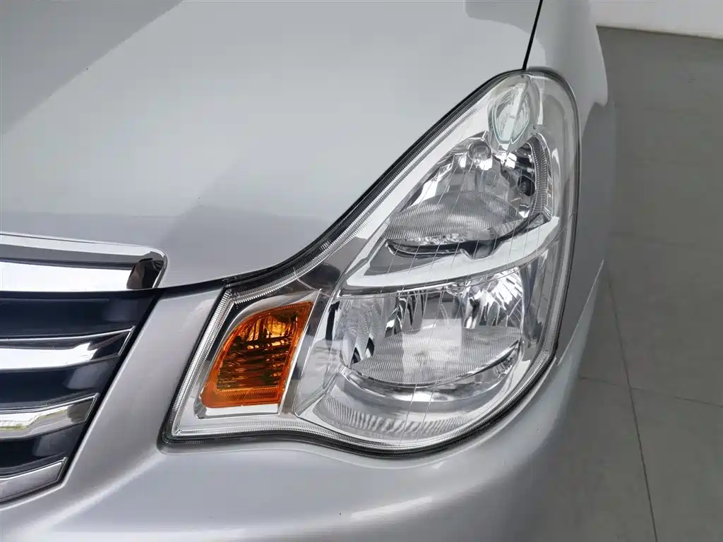 Nissan Sylphy 2012 1.6XE MT Comfort