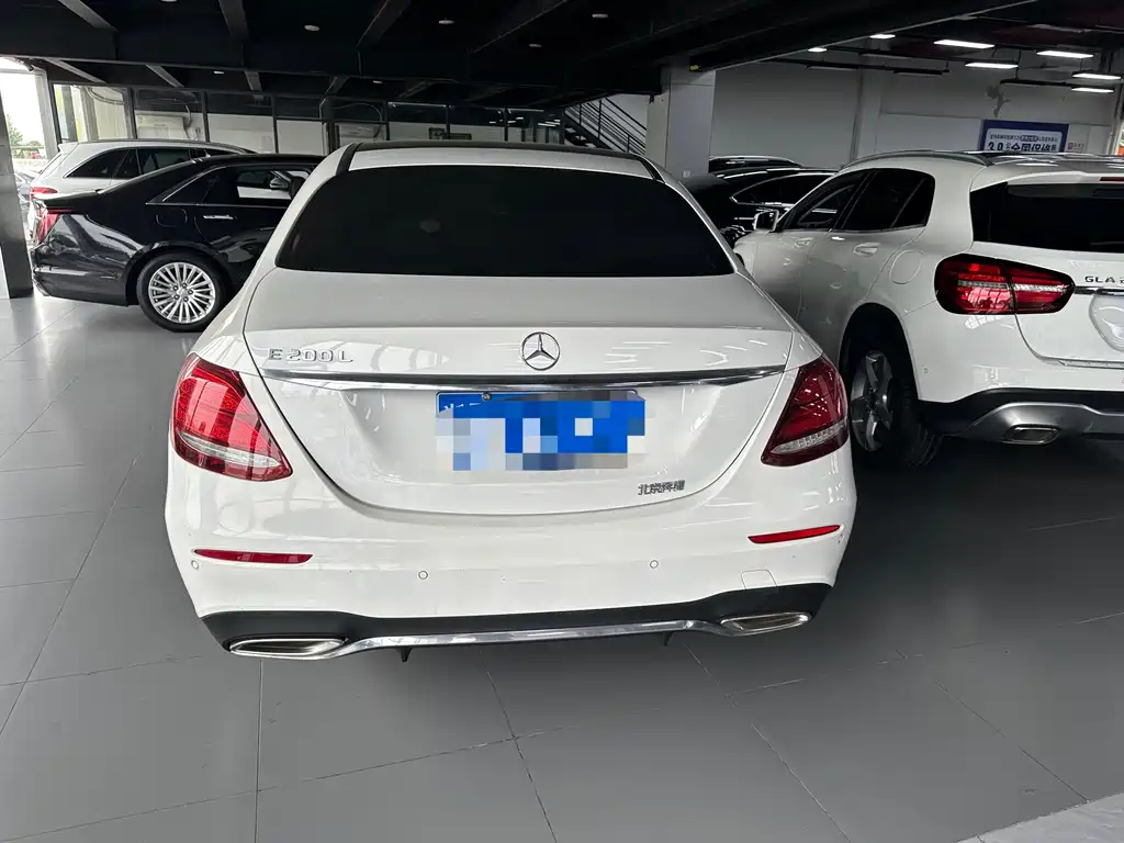 Mercedes-Benz E-Class — миниатюра 21