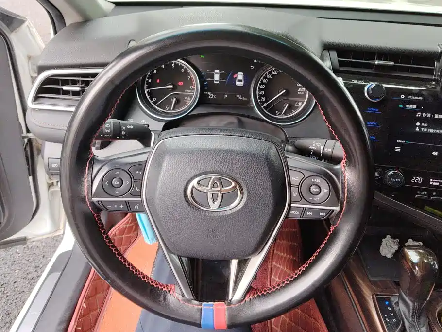 Toyota Camry — миниатюра 15