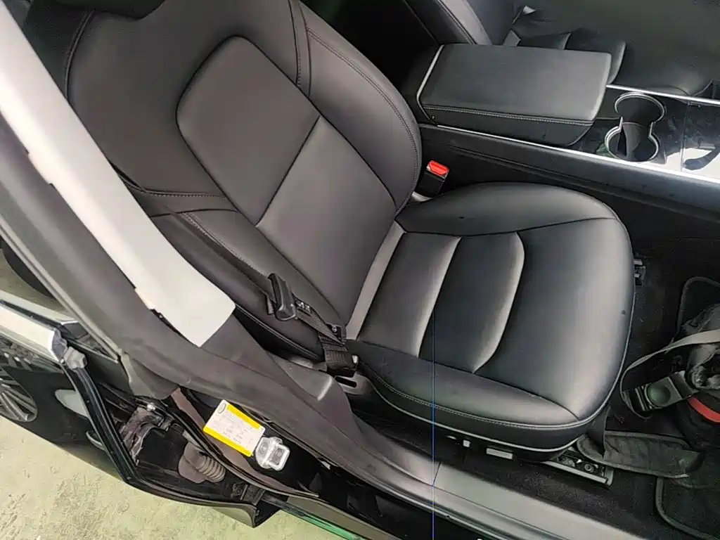 Tesla Model 3 — миниатюра 25
