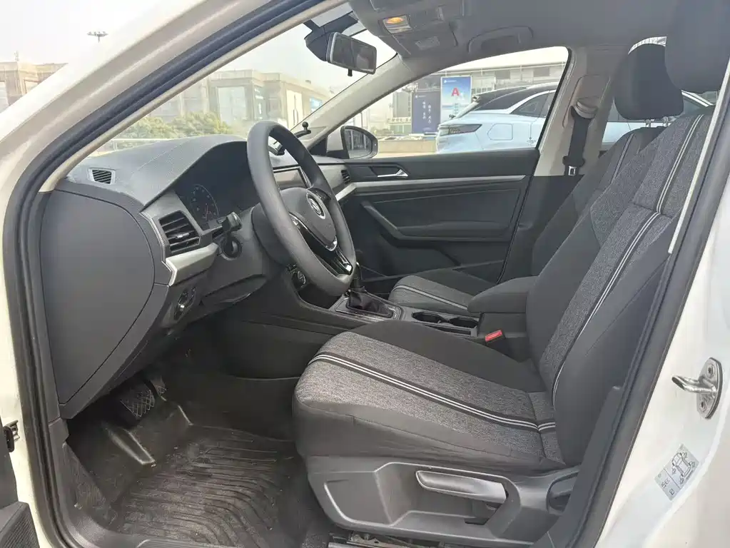 VOLKSWAGEN LAVIDA PURE ELECTRIC