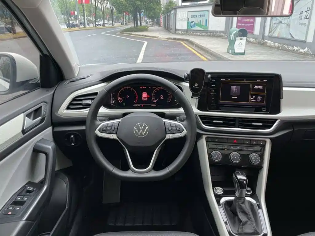Volkswagen T-Roc — миниатюра 14