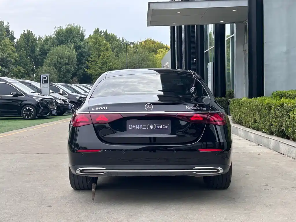 Mercedes-Benz E-Class — миниатюра 4
