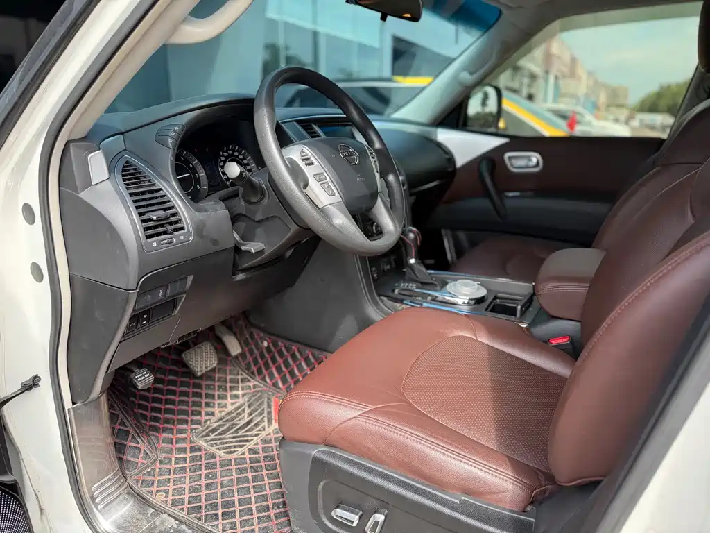 Nissan Patrol — миниатюра 7