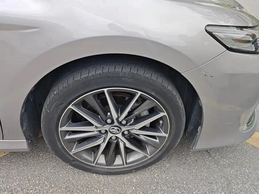 Toyota Camry — миниатюра 6
