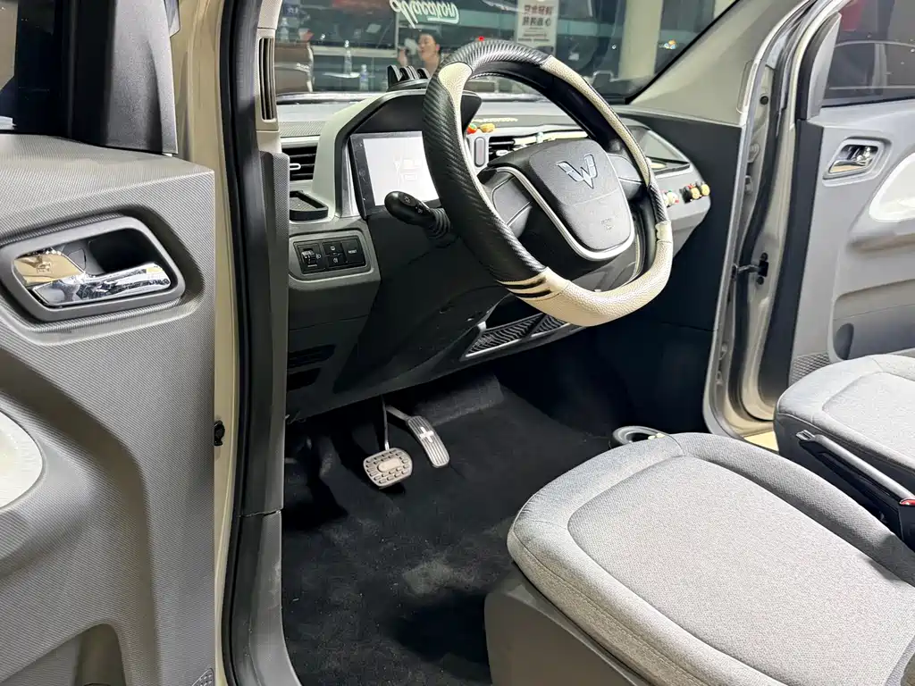 Wuling MINIEV — миниатюра 11