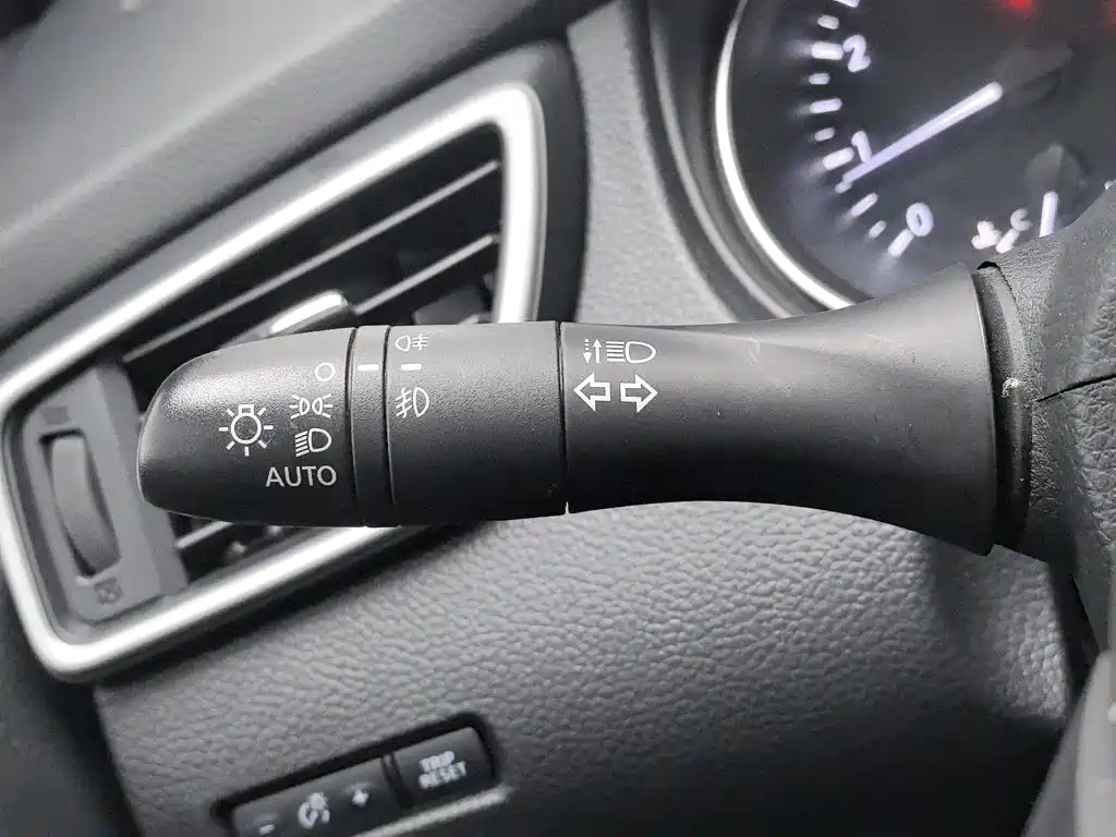 Nissan Qashqai — миниатюра 21