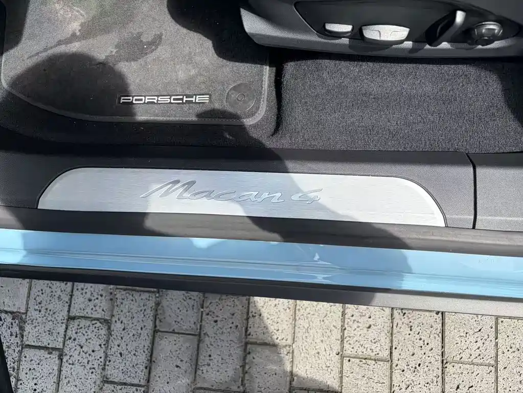 Porsche Macan EV — миниатюра 12