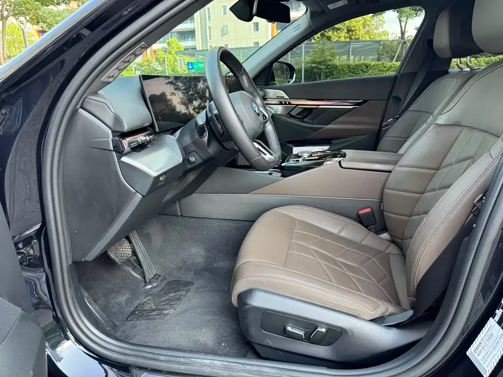BMW 5 Series 5 2024 530Li Lead Luxury
