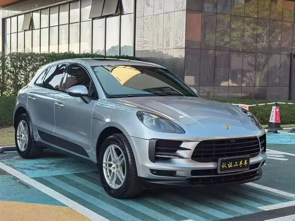 Porsche Macan — миниатюра 3