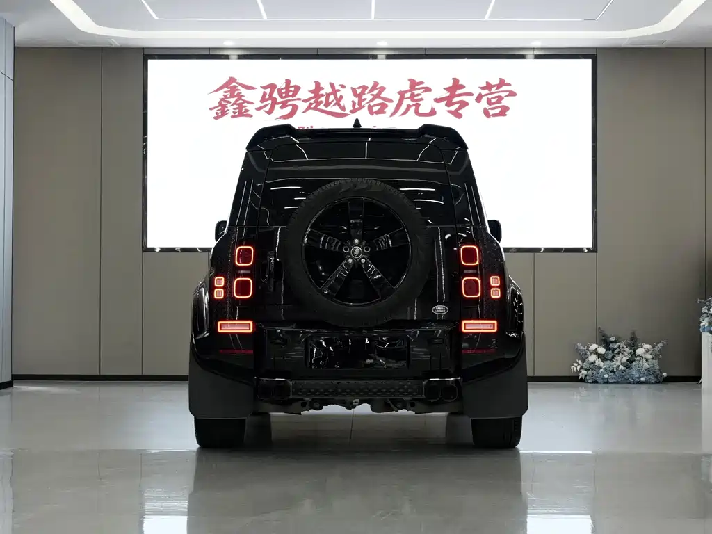 Land Rover Land Rover Defender 2025 110 3.0T P400 X-Dynamic HSE