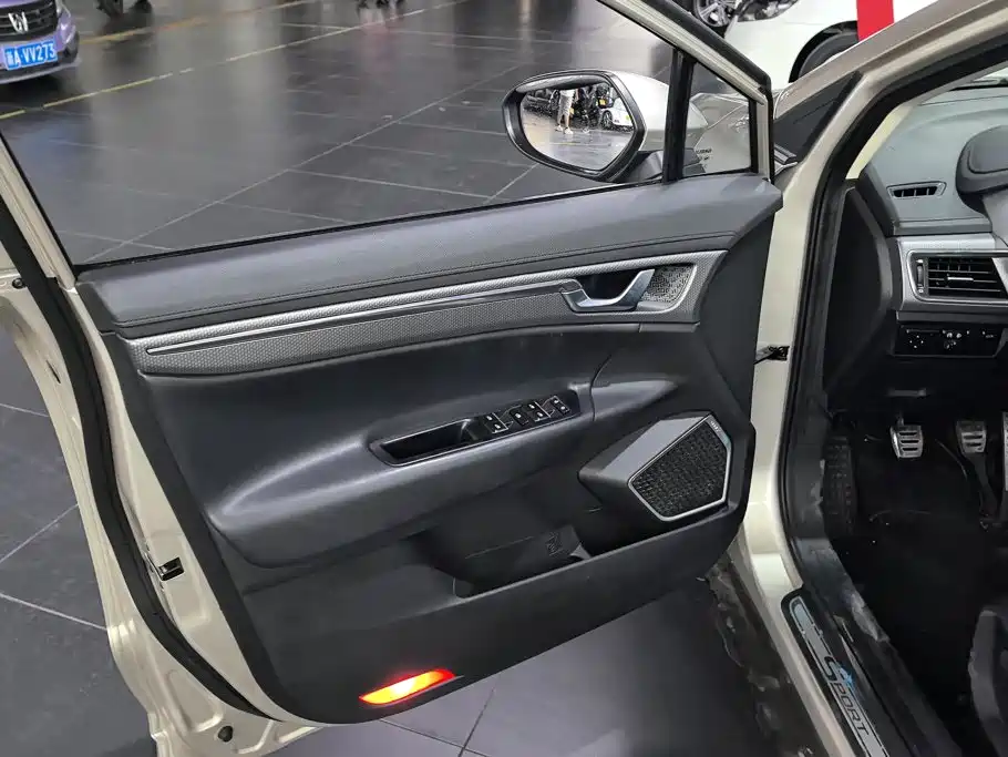 Geely Emgrand GS — миниатюра 7