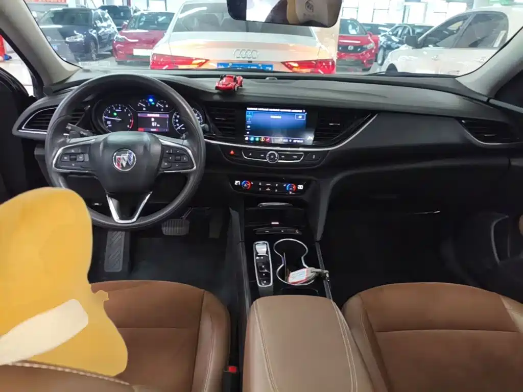 Buick Regal — миниатюра 10