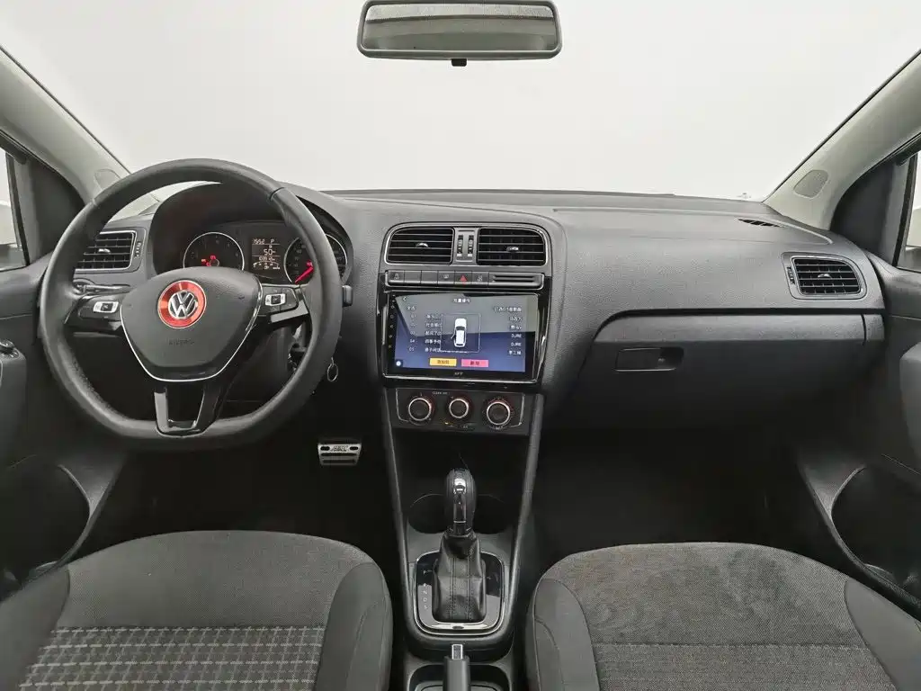 Volkswagen Polo — миниатюра 5