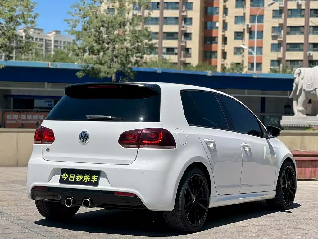 Volkswagen Golf 2011 2.0TSI R