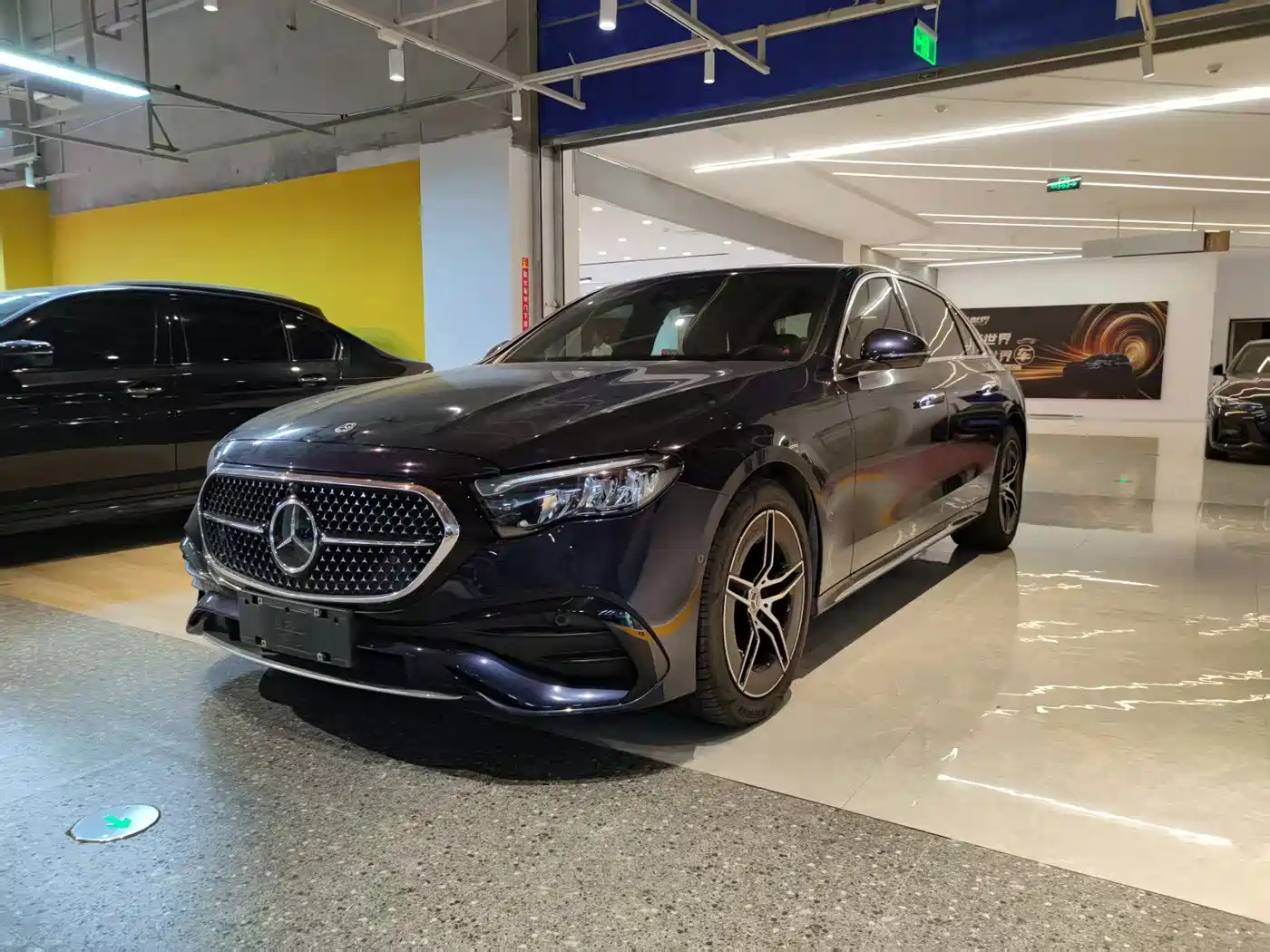 奔驰E级 2024款 E 300 L 豪华运动型 2024