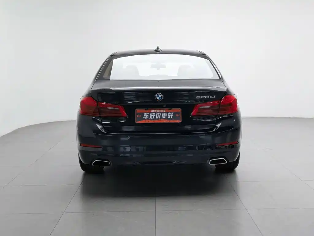 BMW 5 Series — миниатюра 4