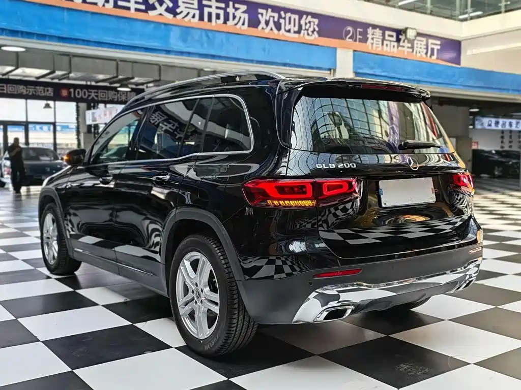 Mercedes-Benz GLB — миниатюра 4