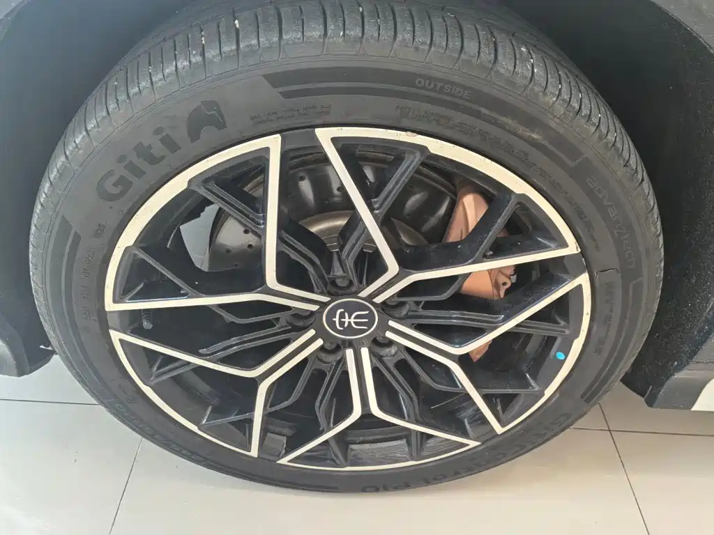 BYD L EV — миниатюра 13