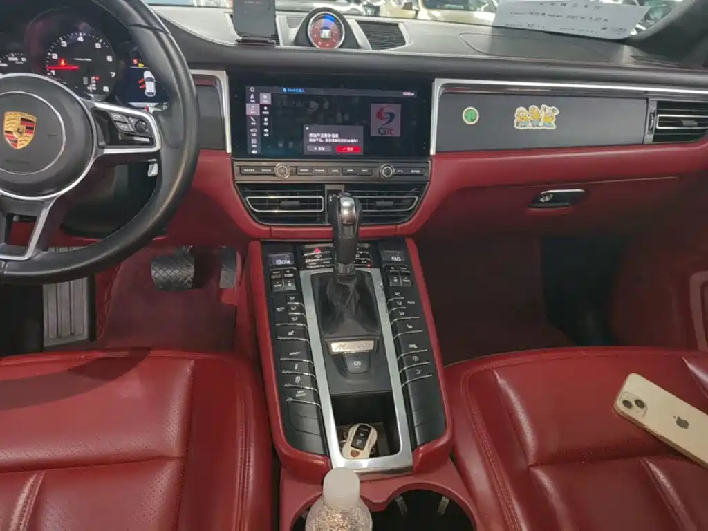 Porsche Macan — миниатюра 13