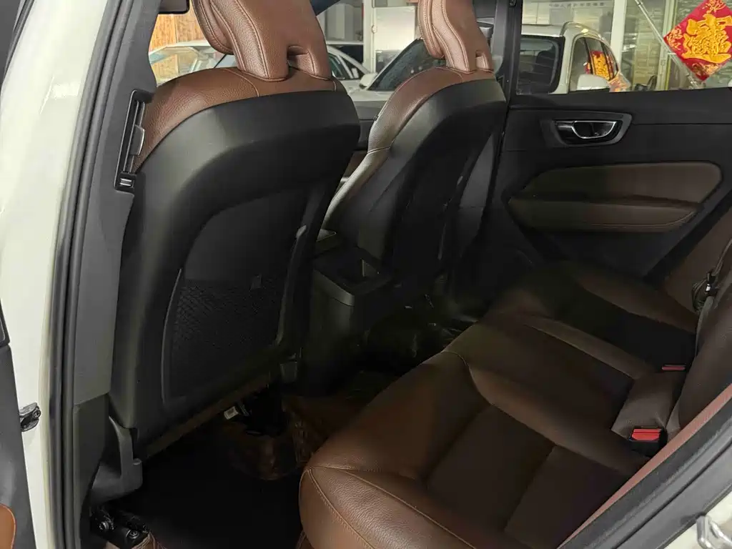 Volvo XC60 — миниатюра 6