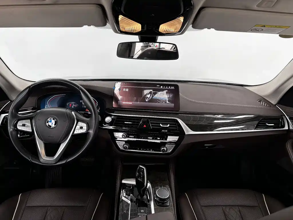 BMW 5 Series 2022 — фото 14