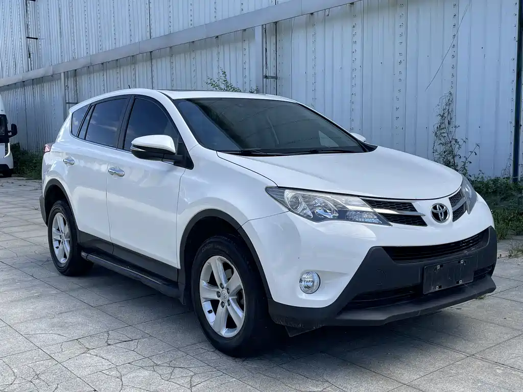 Toyota RAV4 — миниатюра 3
